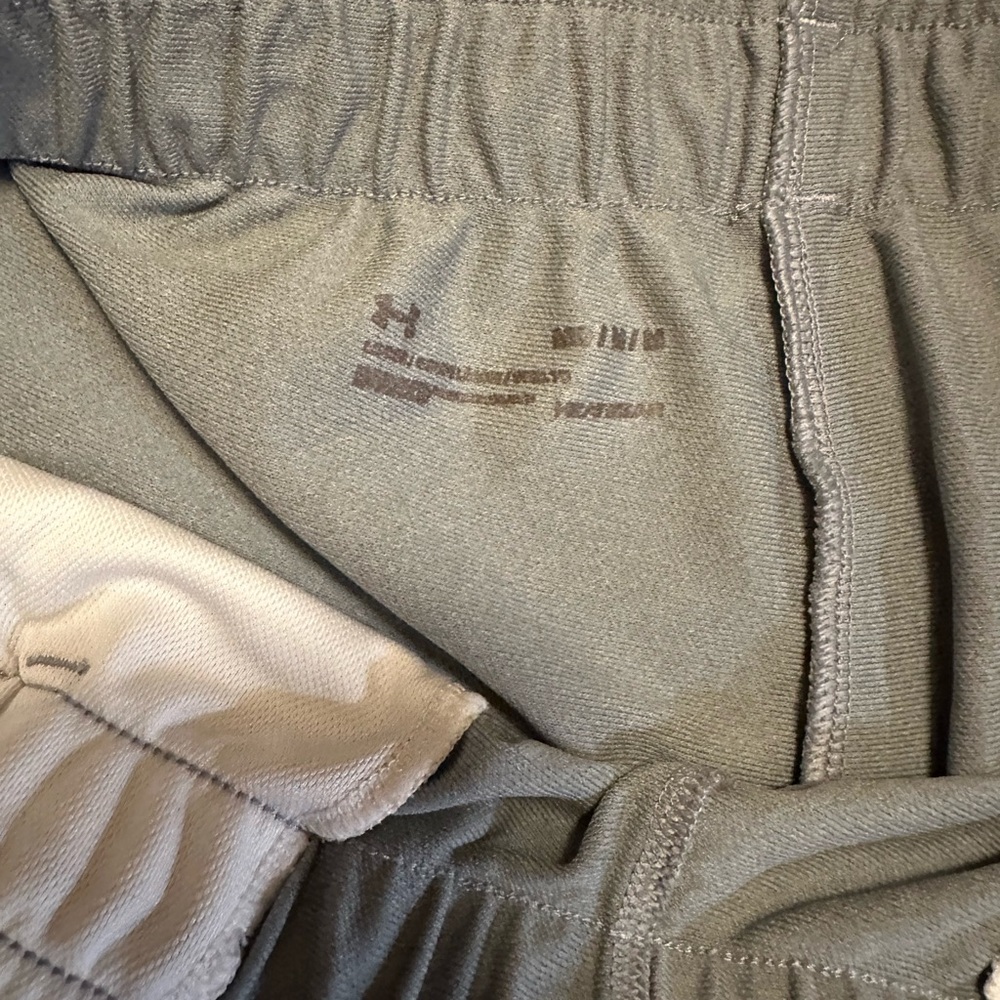 Women’s Under Armour shorts with pockets